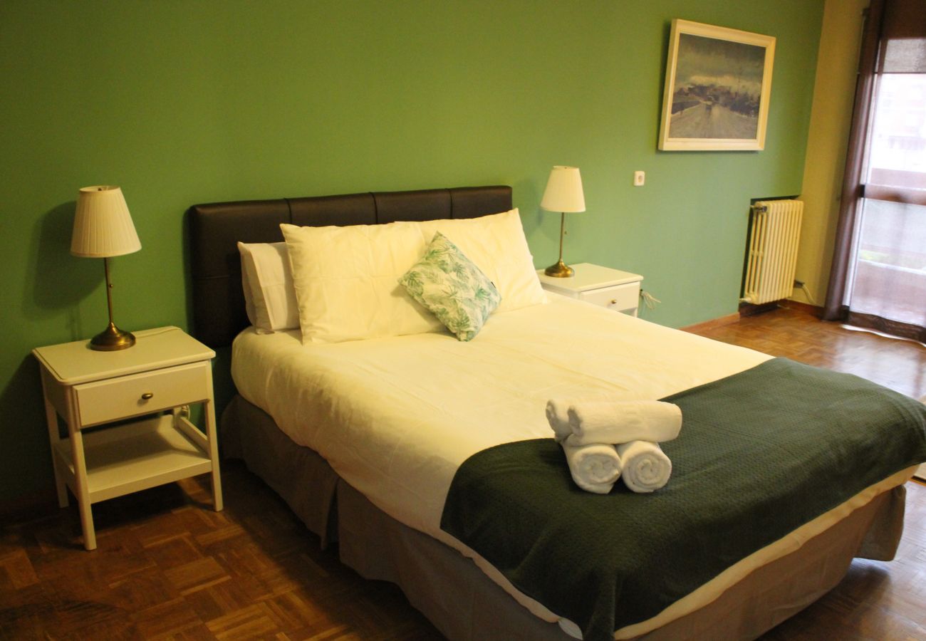 Apartamento en Madrid - Amplio apartamento, Madrid Centro. WIFI
