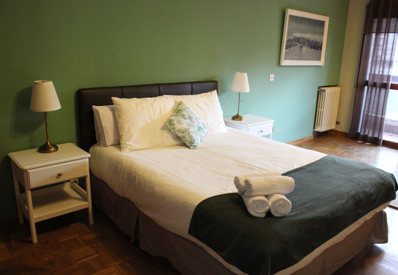 Apartamento en Madrid - Amplio apartamento, Madrid Centro. WIFI