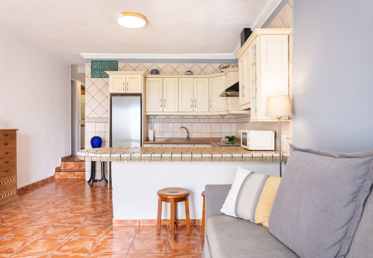 Apartamento en Adeje - Relax y descanso con terraza y vistas al mar