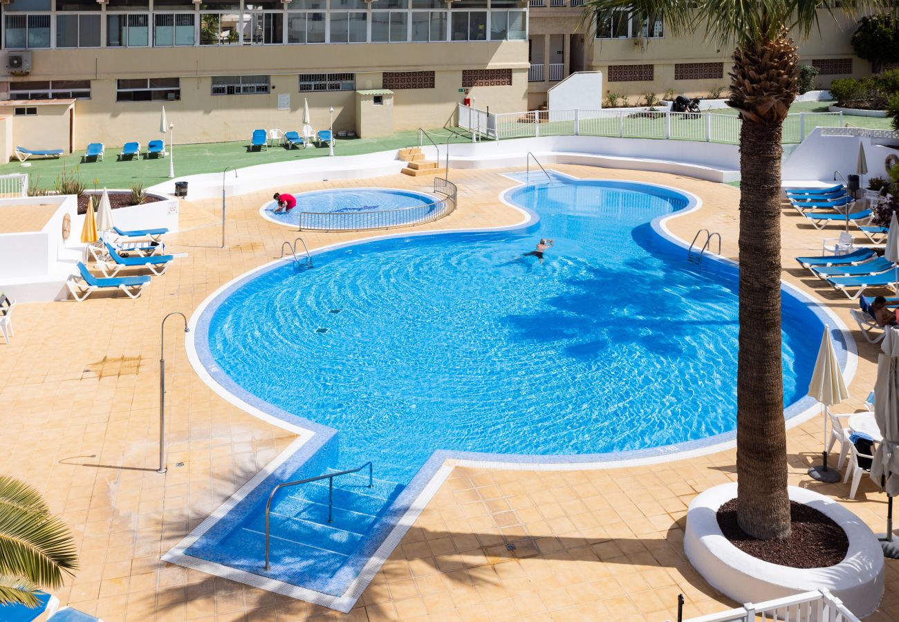Apartamento en Adeje - Relax y descanso con terraza y vistas al mar