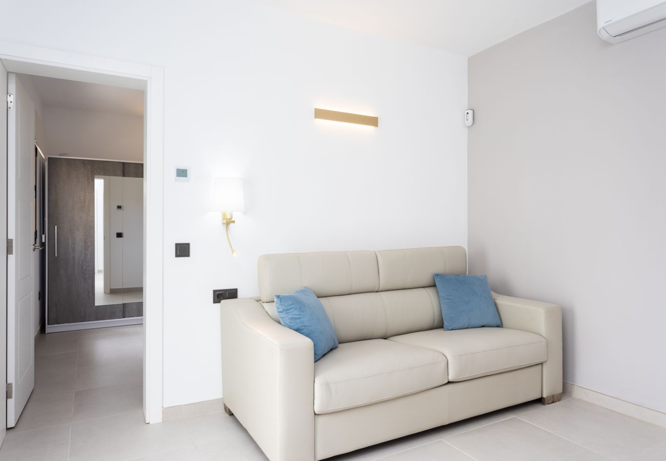 Villa en Adeje - Wonderful home with heated pool