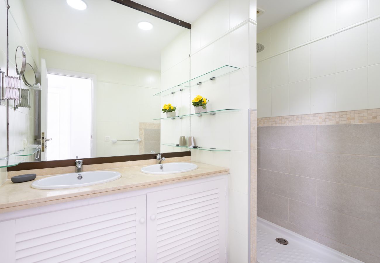 Apartamento en Playa Paraiso - Marvelous 2 bd apt & great views
