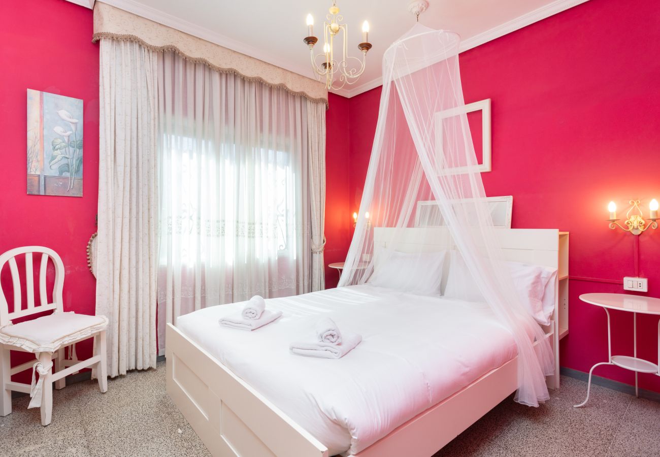 Villa en Las Galletas - Vivienda Vacacional FLORATERE. Piscina y relax.