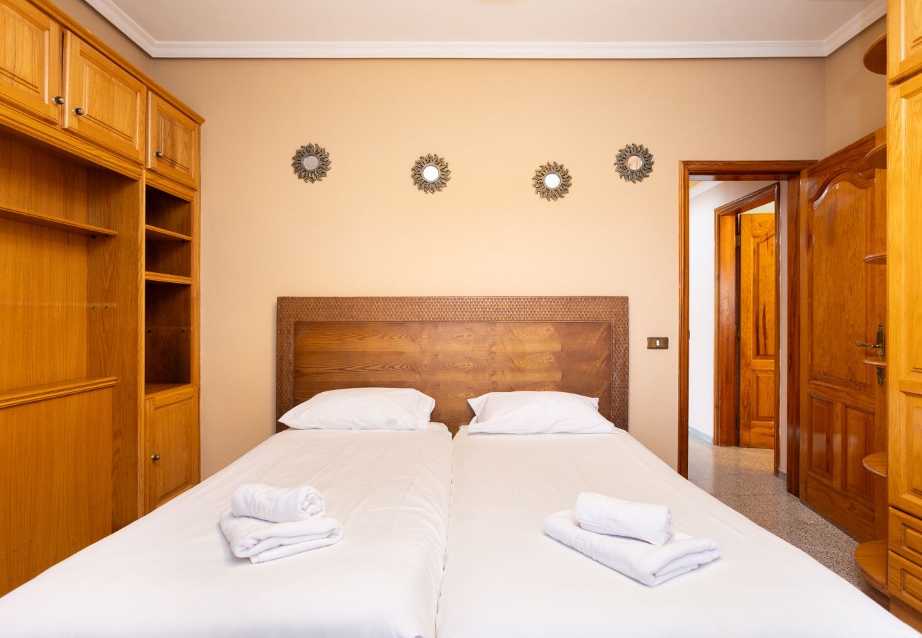 Villa en Las Galletas - Vivienda Vacacional FLORATERE. Piscina y relax.