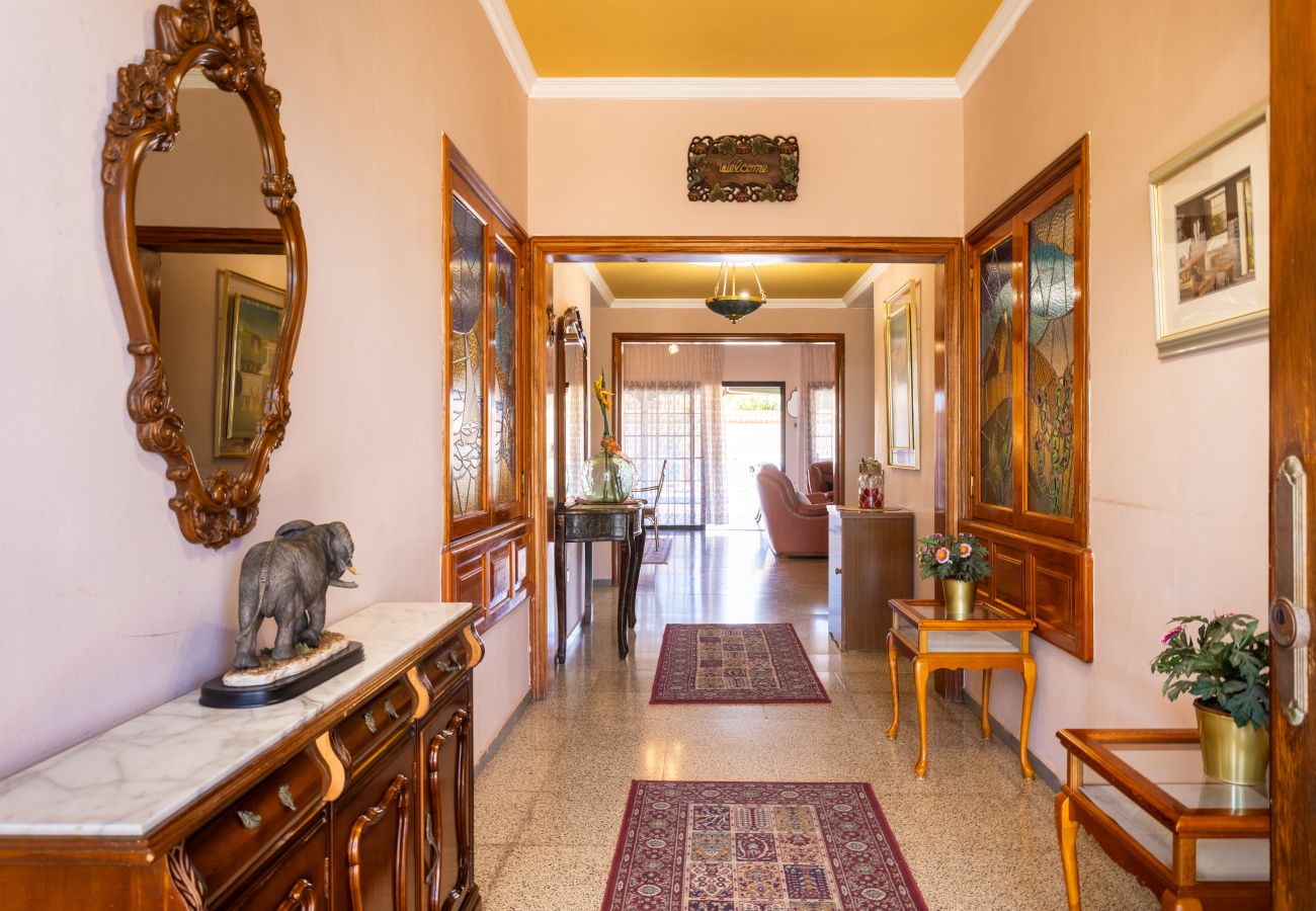 Villa en Las Galletas - Vivienda Vacacional FLORATERE. Piscina y relax.