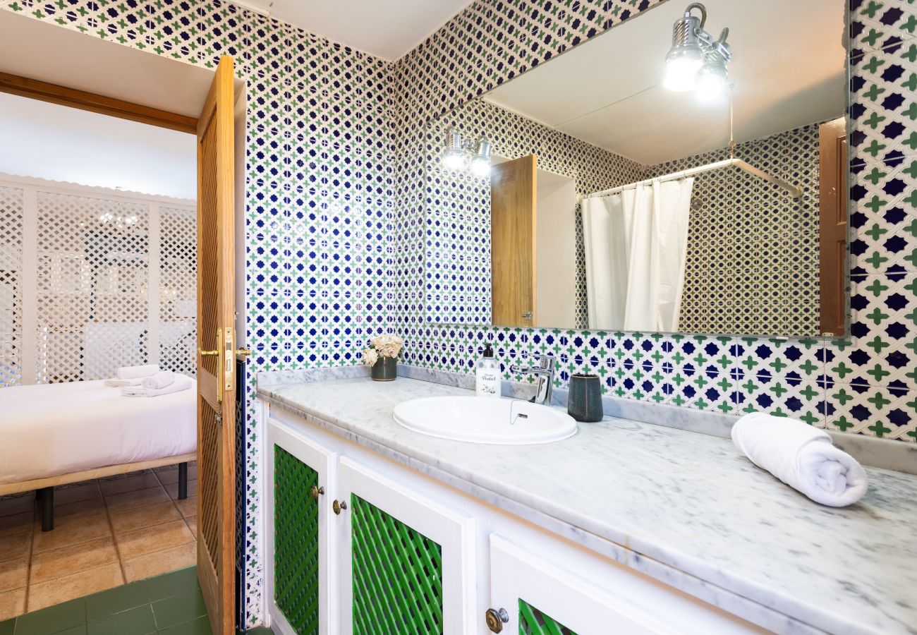 Villa en Las Galletas - Vivienda Vacacional FLORATERE. Piscina y relax.