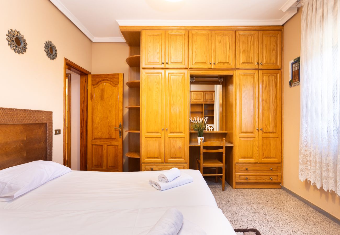 Villa en Las Galletas - Vivienda Vacacional FLORATERE. Piscina y relax.
