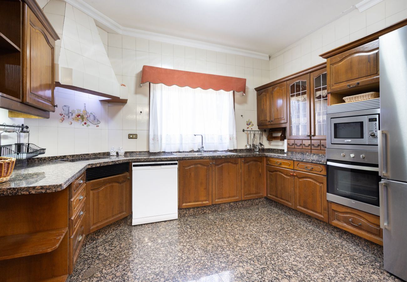 Villa en Las Galletas - Vivienda Vacacional FLORATERE. Piscina y relax.