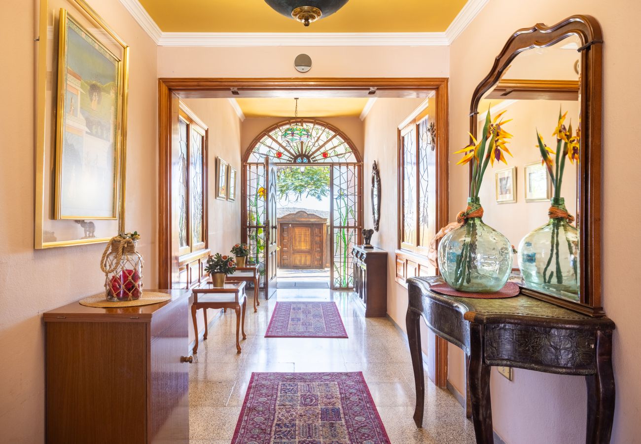 Villa en Las Galletas - Vivienda Vacacional FLORATERE. Piscina y relax.