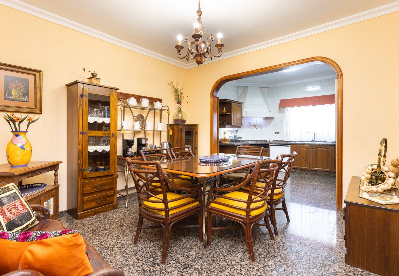 Villa en Las Galletas - Vivienda Vacacional FLORATERE. Piscina y relax.