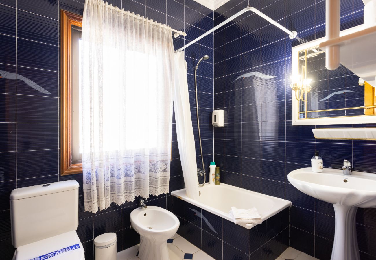 Villa en Las Galletas - Vivienda Vacacional FLORATERE. Piscina y relax.