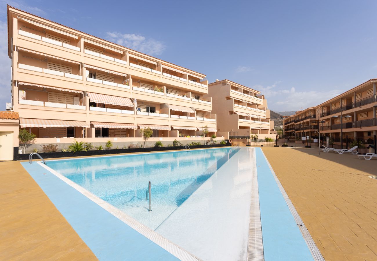 Apartamento en Los Cristianos - Nice sea & pool view apt in Los Cristianos