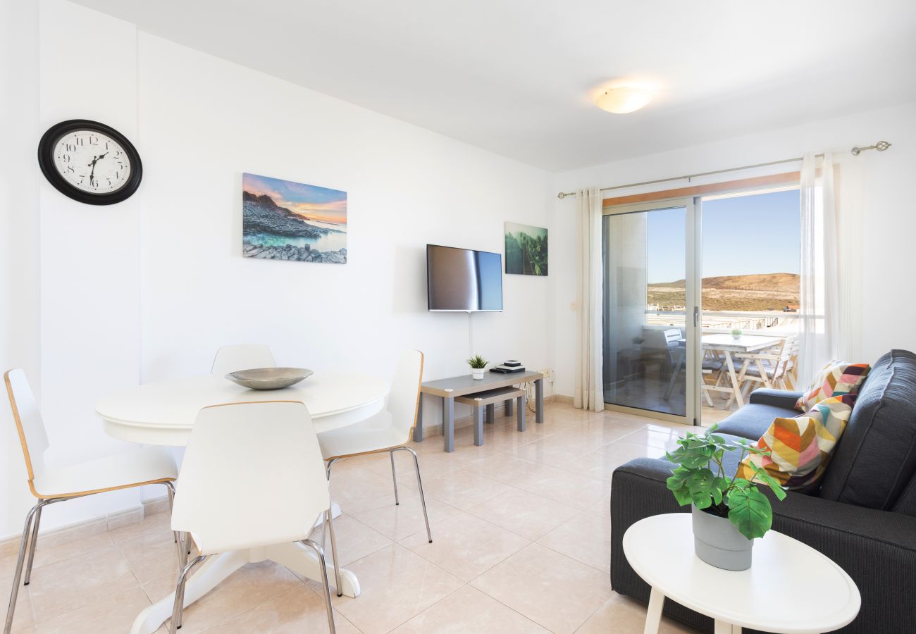 Apartamento en El Medano - Lovely seaview apartment. Swimming pool & parking.