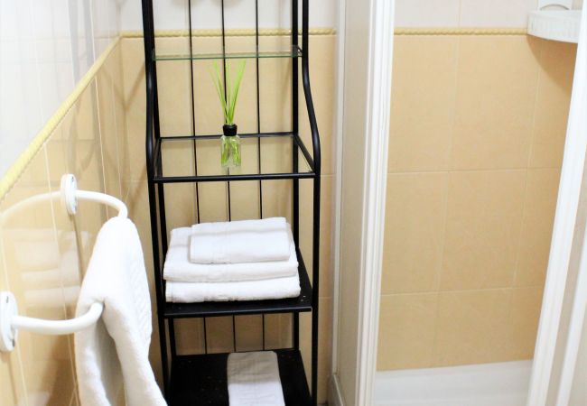 Apartment in Playa de San Juan - Apartamento Playa San Juan. Tranquilidad y WIFI Apartment in Playa de San Juan - Apartamento Playa San Juan. Tranquilidad y WIFI