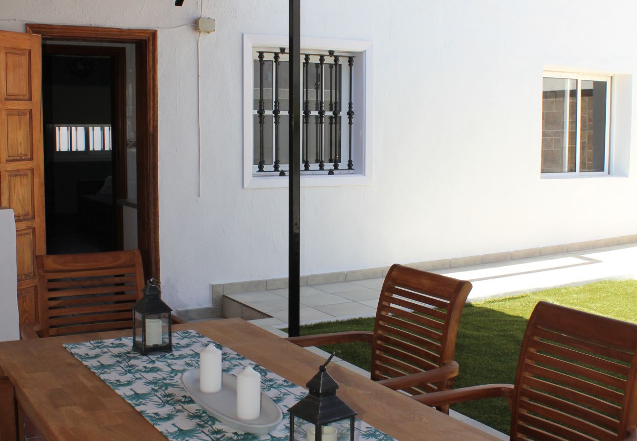 House in Adeje - Gran terraza, BBQ y relax en Playa Paraiso