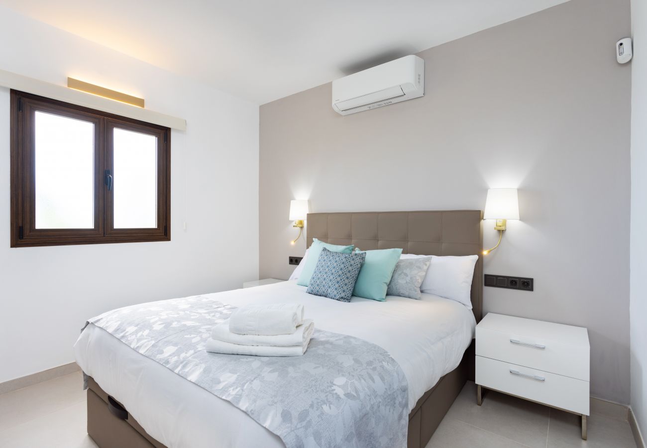 Villa in Adeje - Wonderful home with heated pool