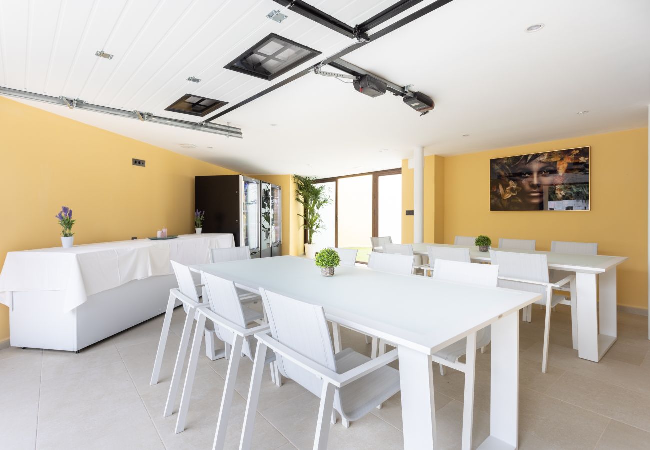Villa in Adeje - Wonderful home with heated pool