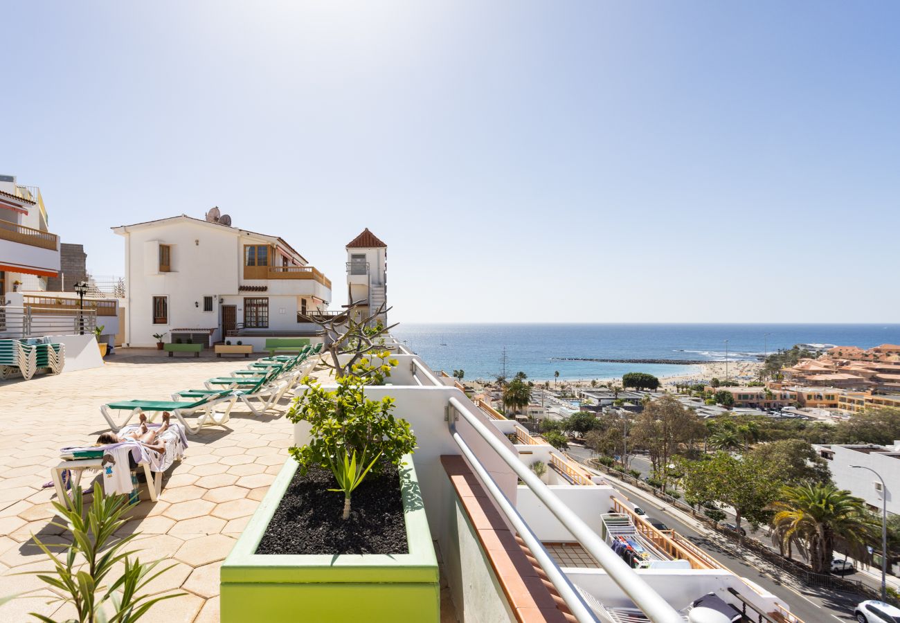 Apartment in Los Cristianos - Spectacular view of Las Vistas beach & ocean