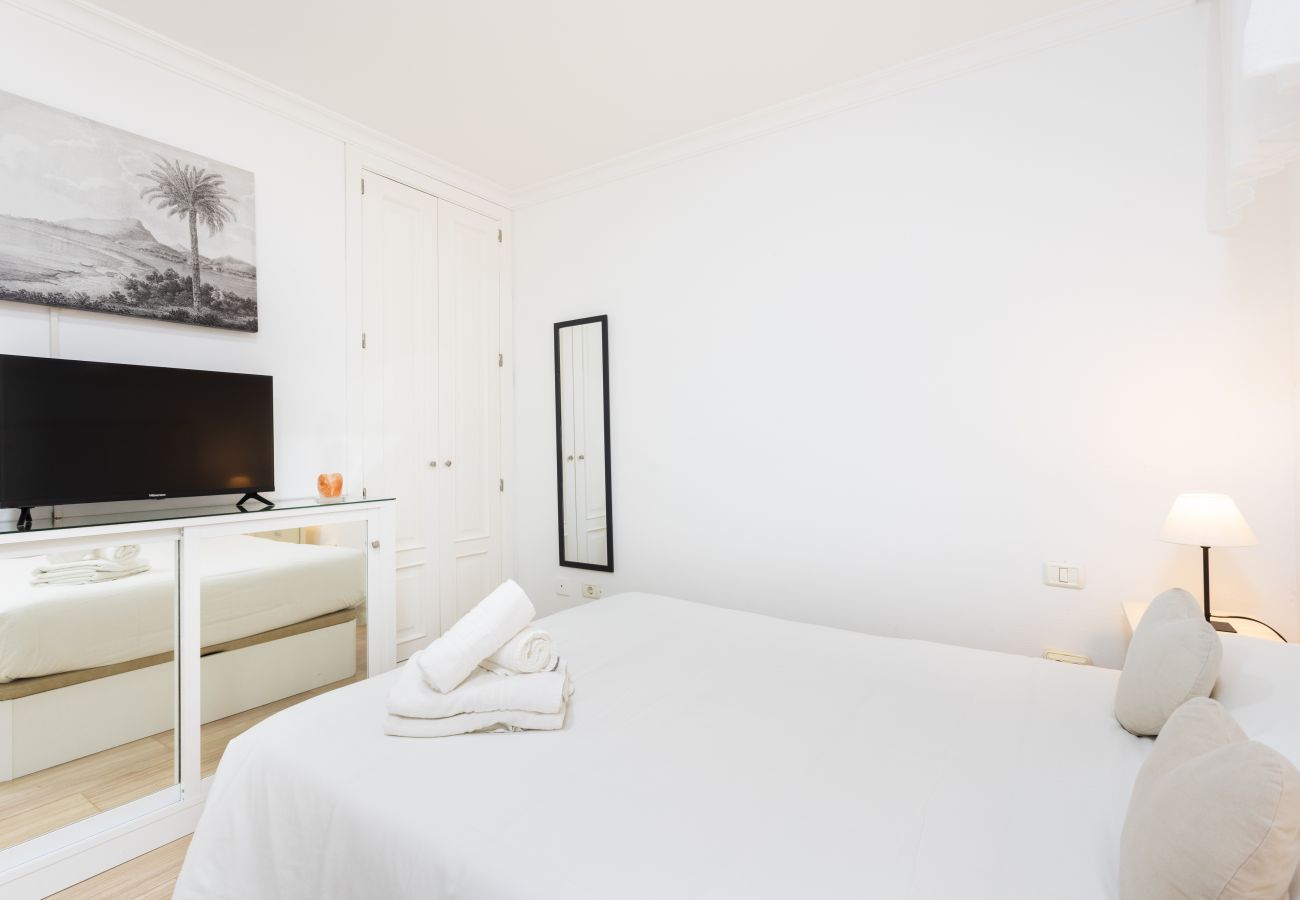 Apartment in Los Cristianos - Nice sea & pool view apt in Los Cristianos