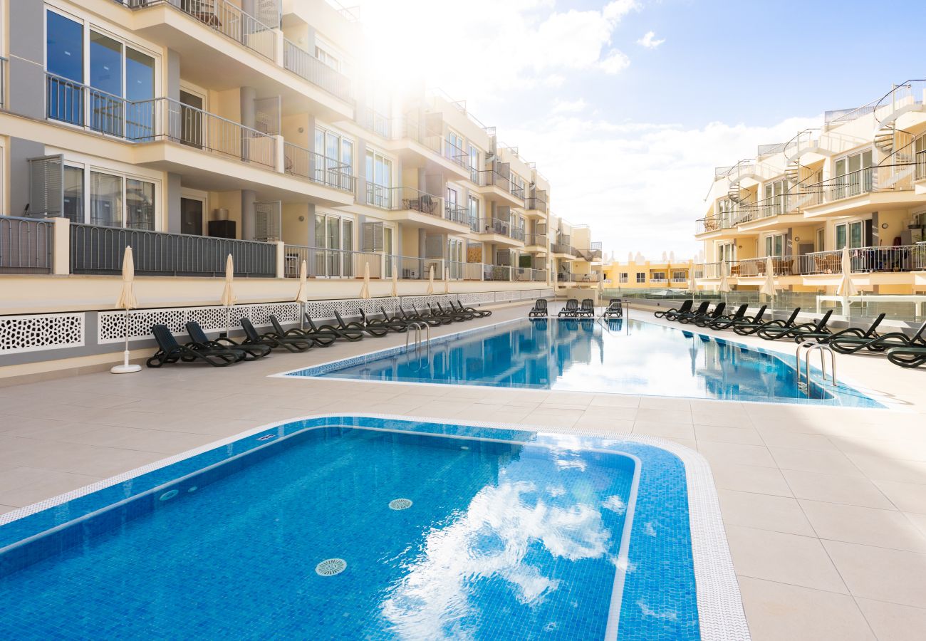 Apartment in Puerto de Santiago - Relax, Sun, Pool & Sea in Puerto de Santiago