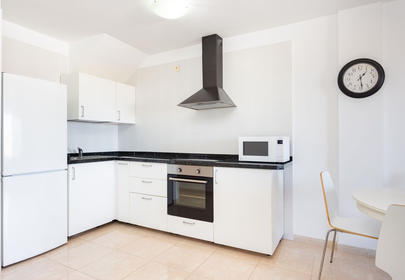 Apartment in El Medano - Lovely seaview apartment. Swimming pool & parking.