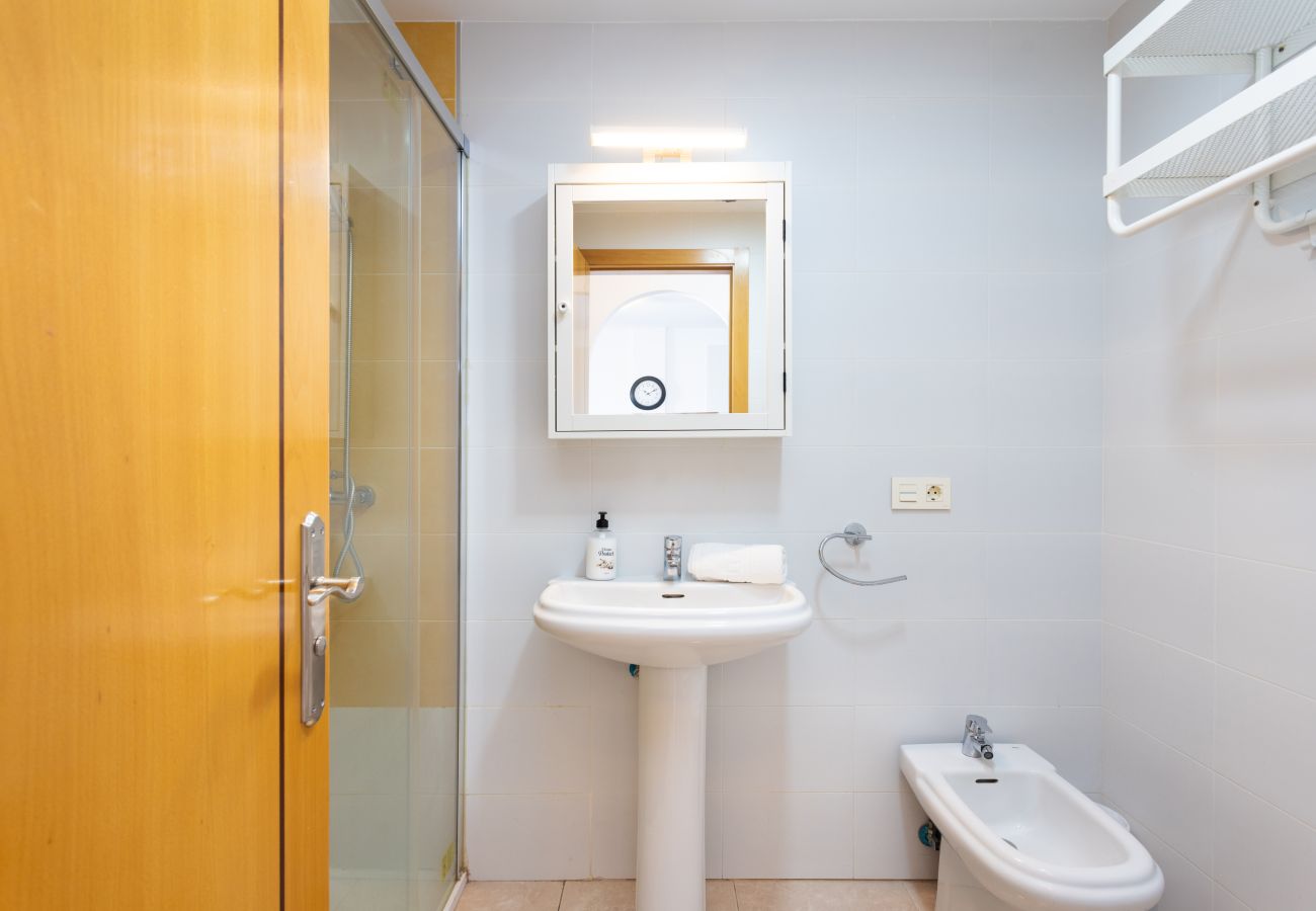 Apartment in El Medano - Lovely seaview apartment. Swimming pool & parking.