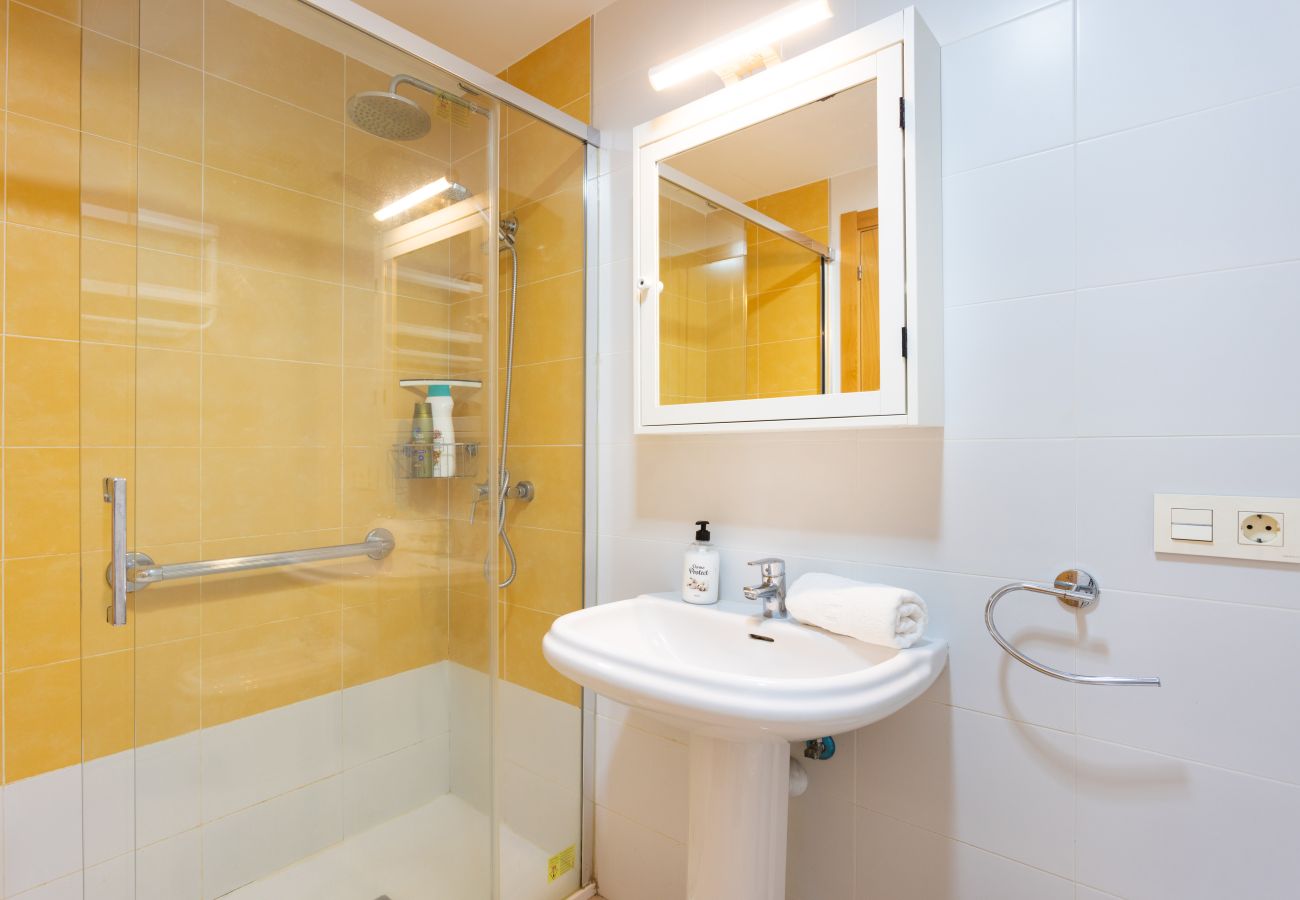 Apartment in El Medano - Lovely seaview apartment. Swimming pool & parking.