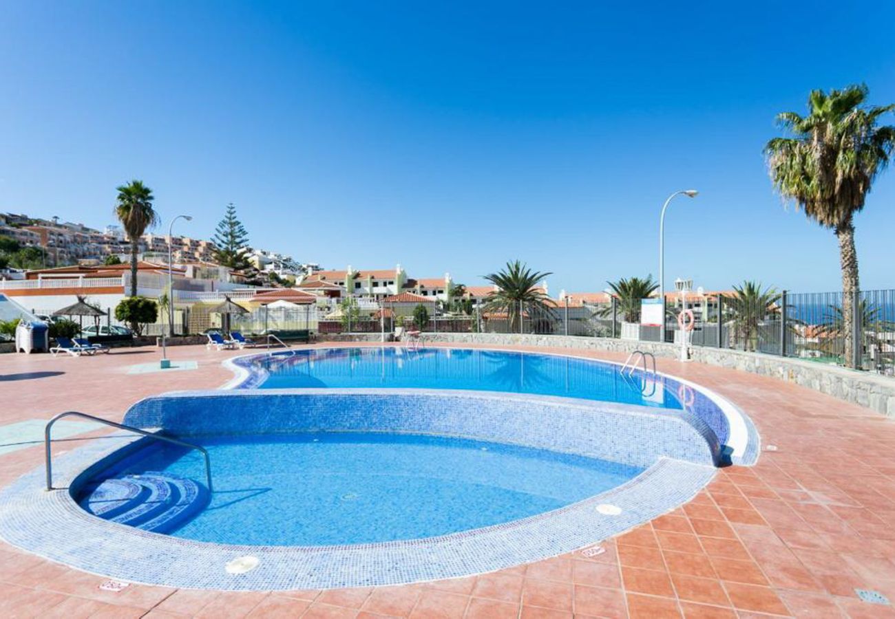 Appartement à Costa Adeje - Sea & Pool view apt in Costa Adeje