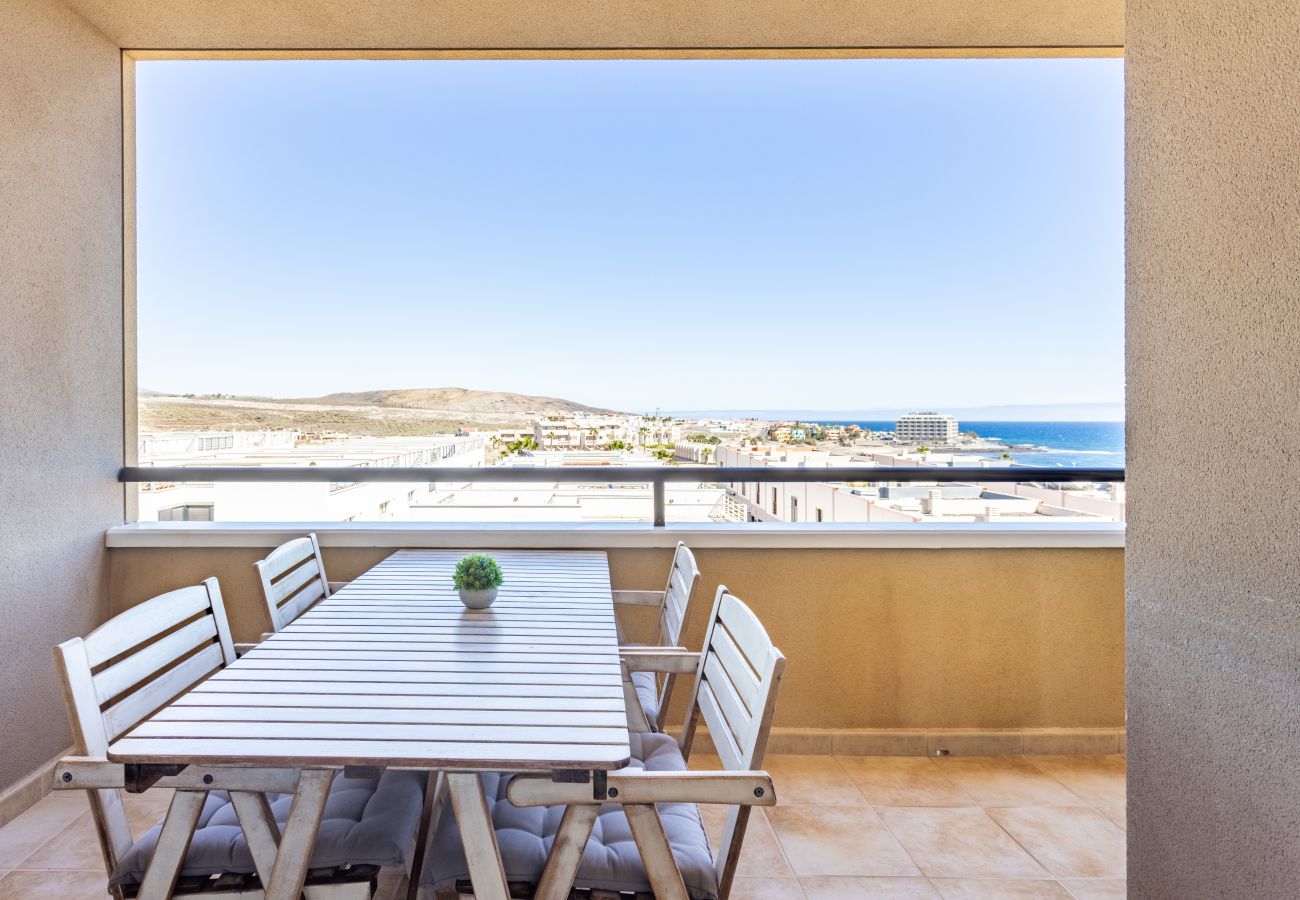 Appartement à El Medano - Lovely seaview apartment. Swimming pool & parking.