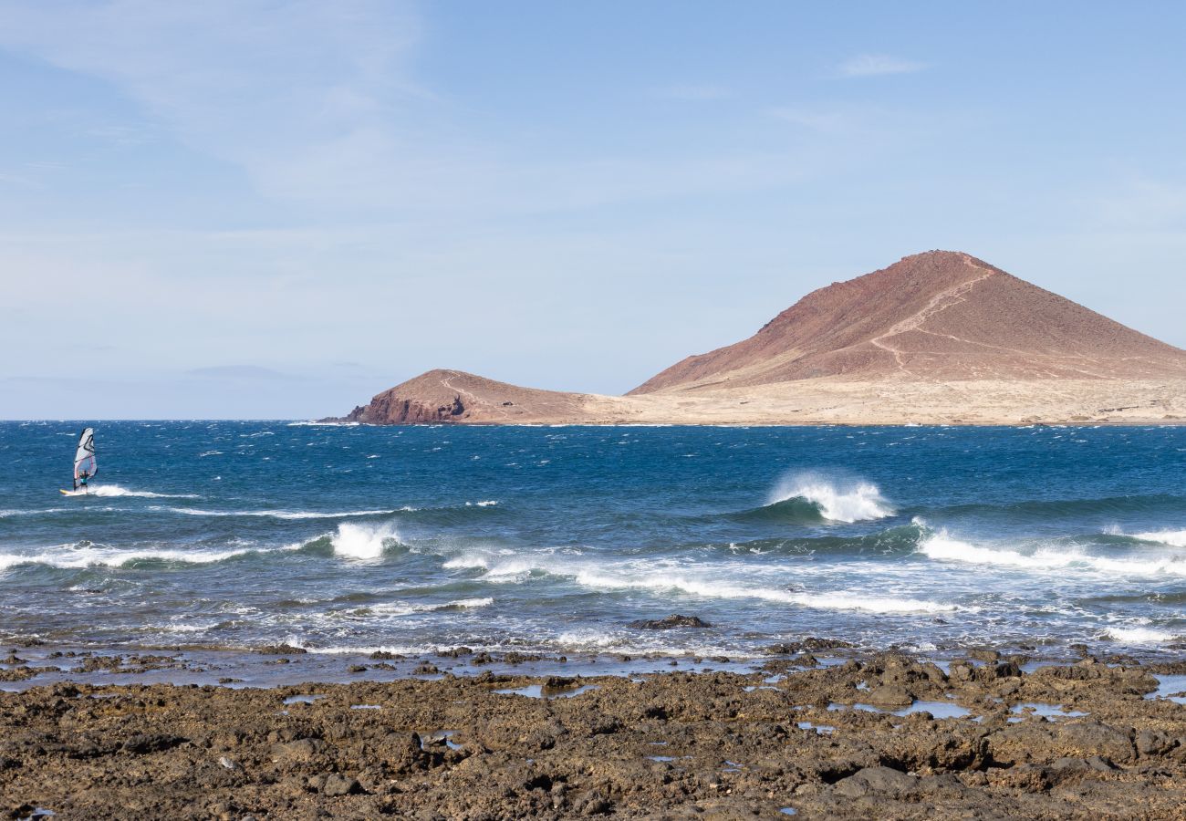 Appartement à El Medano - Lovely seaview apartment. Swimming pool & parking.