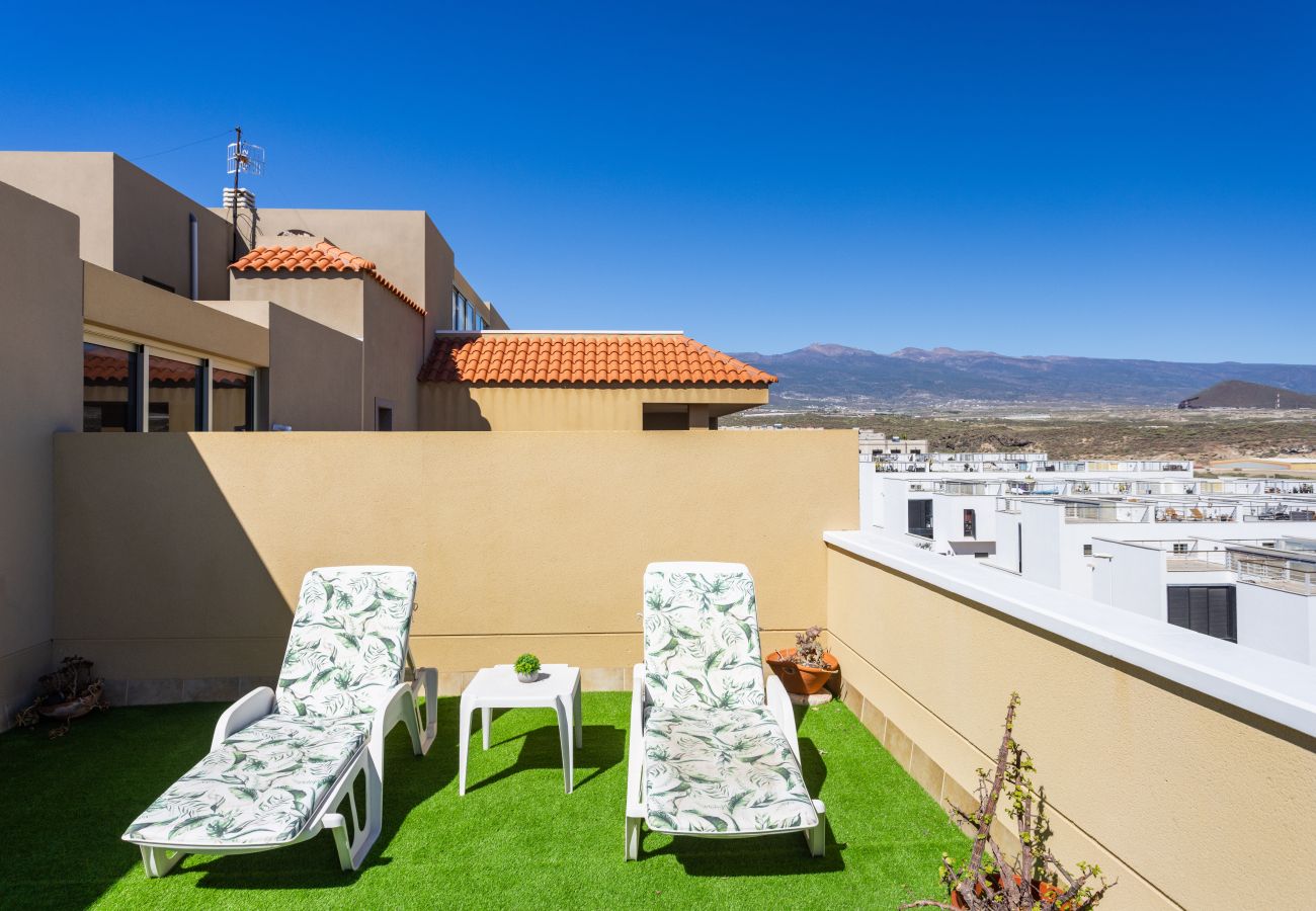 Appartement à El Medano - Lovely seaview apartment. Swimming pool & parking.