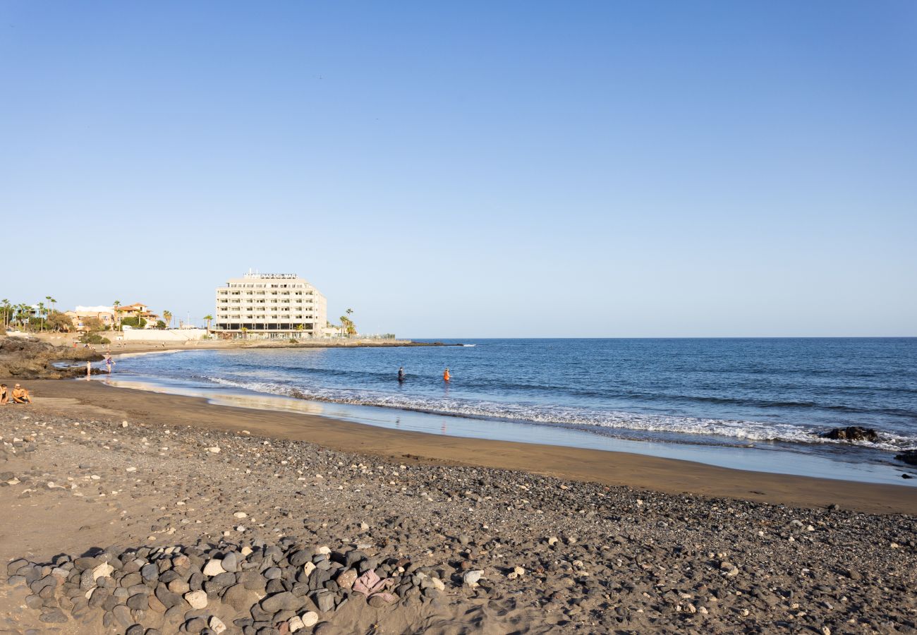 Appartement à El Medano - Lovely seaview apartment. Swimming pool & parking.