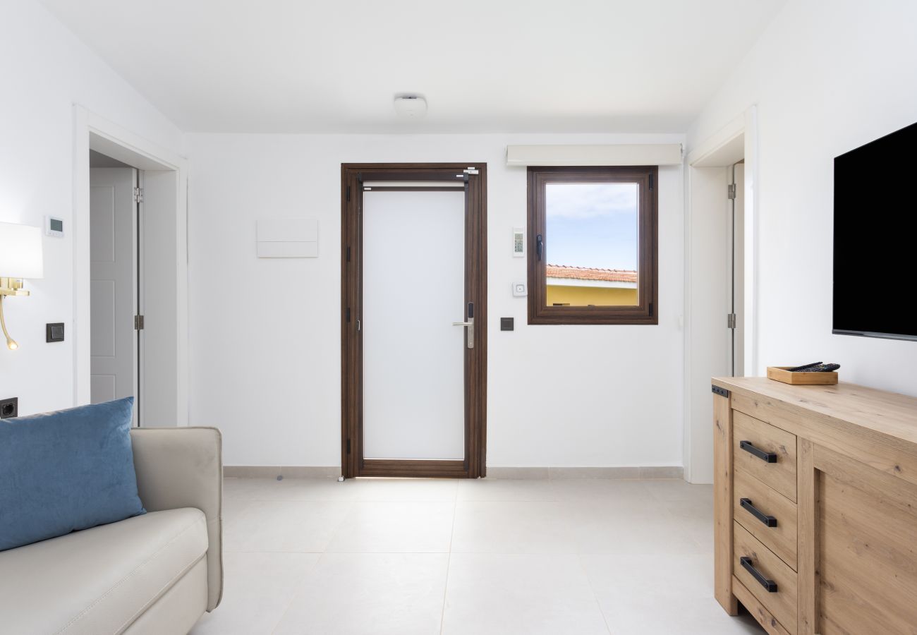 Villa a Adeje - Wonderful home with heated pool