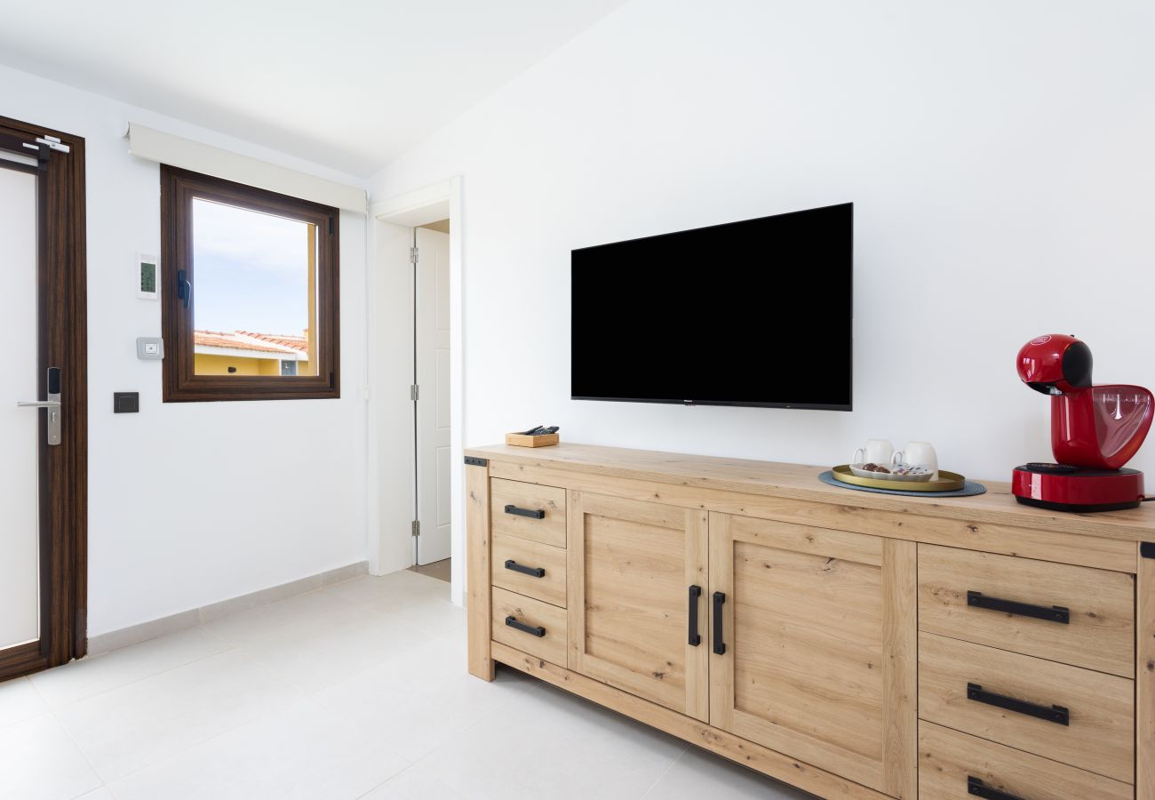 Villa a Adeje - Wonderful home with heated pool