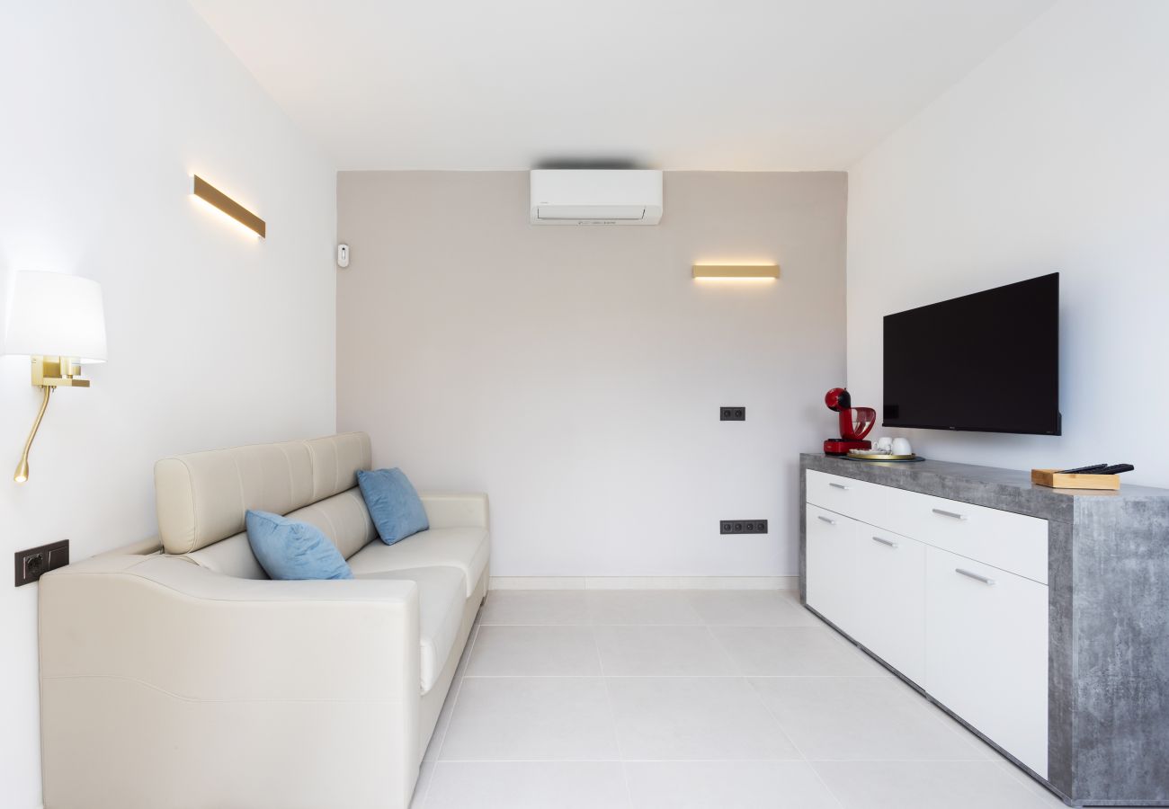Villa a Adeje - Wonderful home with heated pool