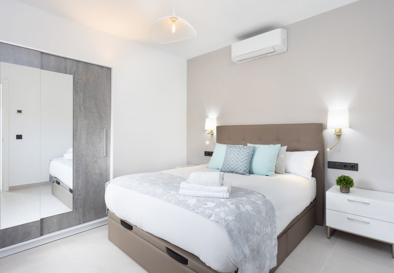 Villa a Adeje - Wonderful home with heated pool