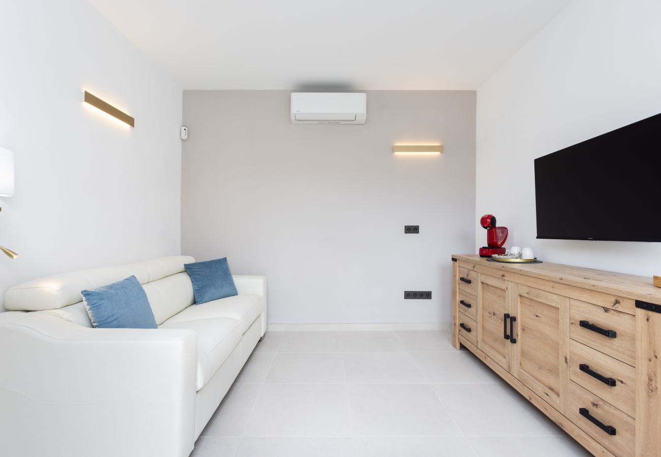 Villa a Adeje - Wonderful home with heated pool