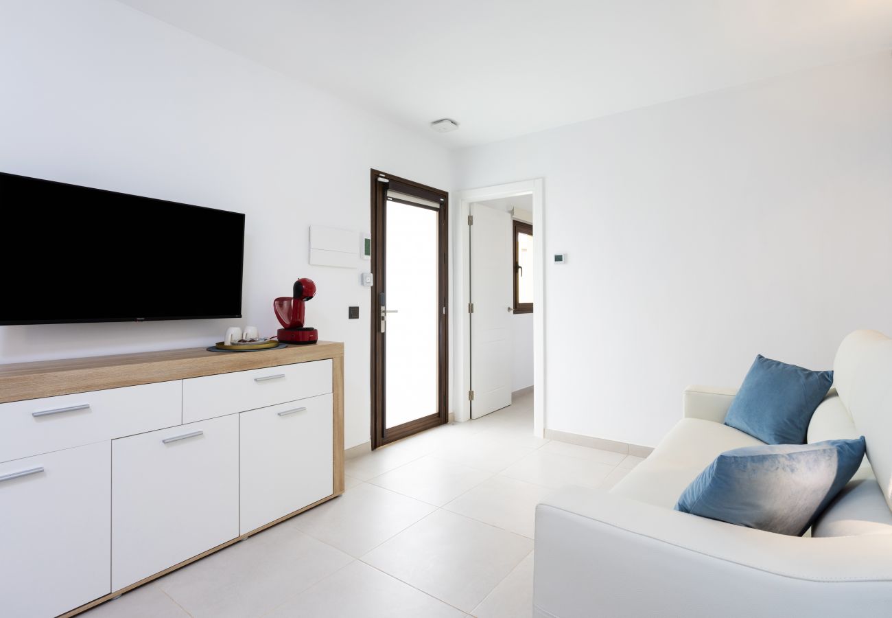 Villa a Adeje - Wonderful home with heated pool