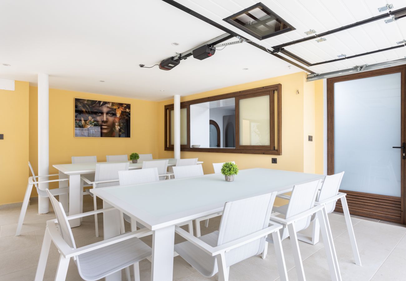 Villa a Adeje - Wonderful home with heated pool