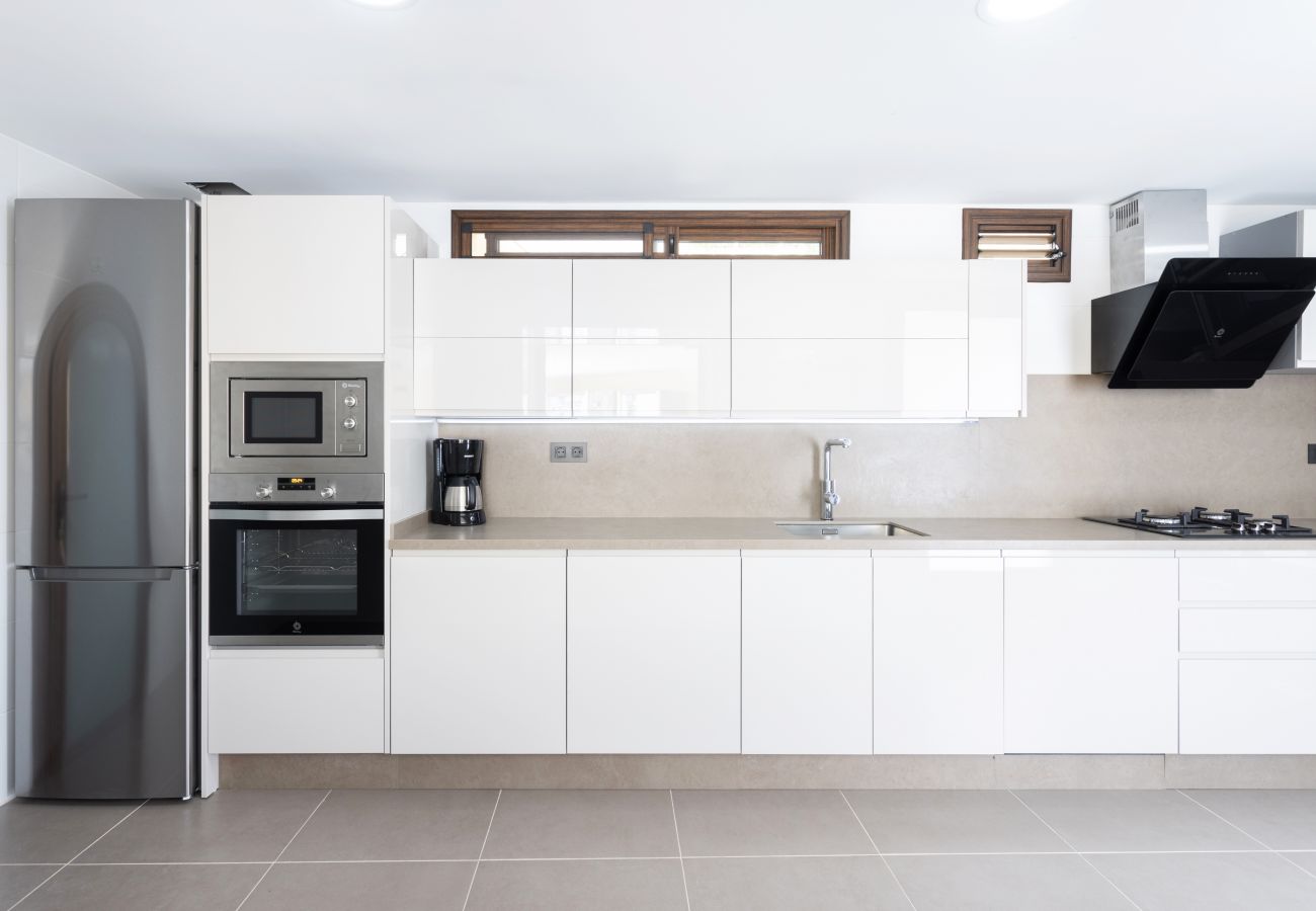 Villa a Adeje - Wonderful home with heated pool