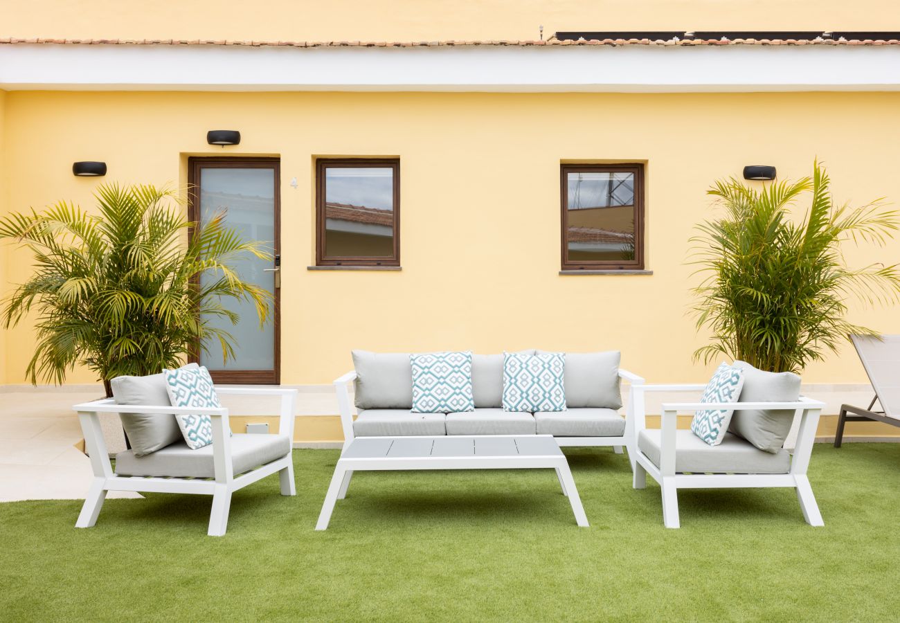 Villa a Adeje - Wonderful home with heated pool