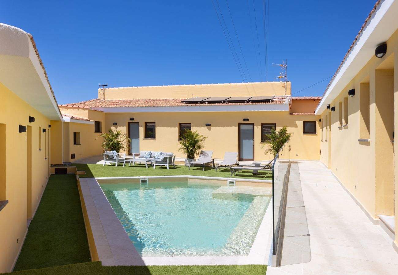 Villa a Adeje - Wonderful home with heated pool