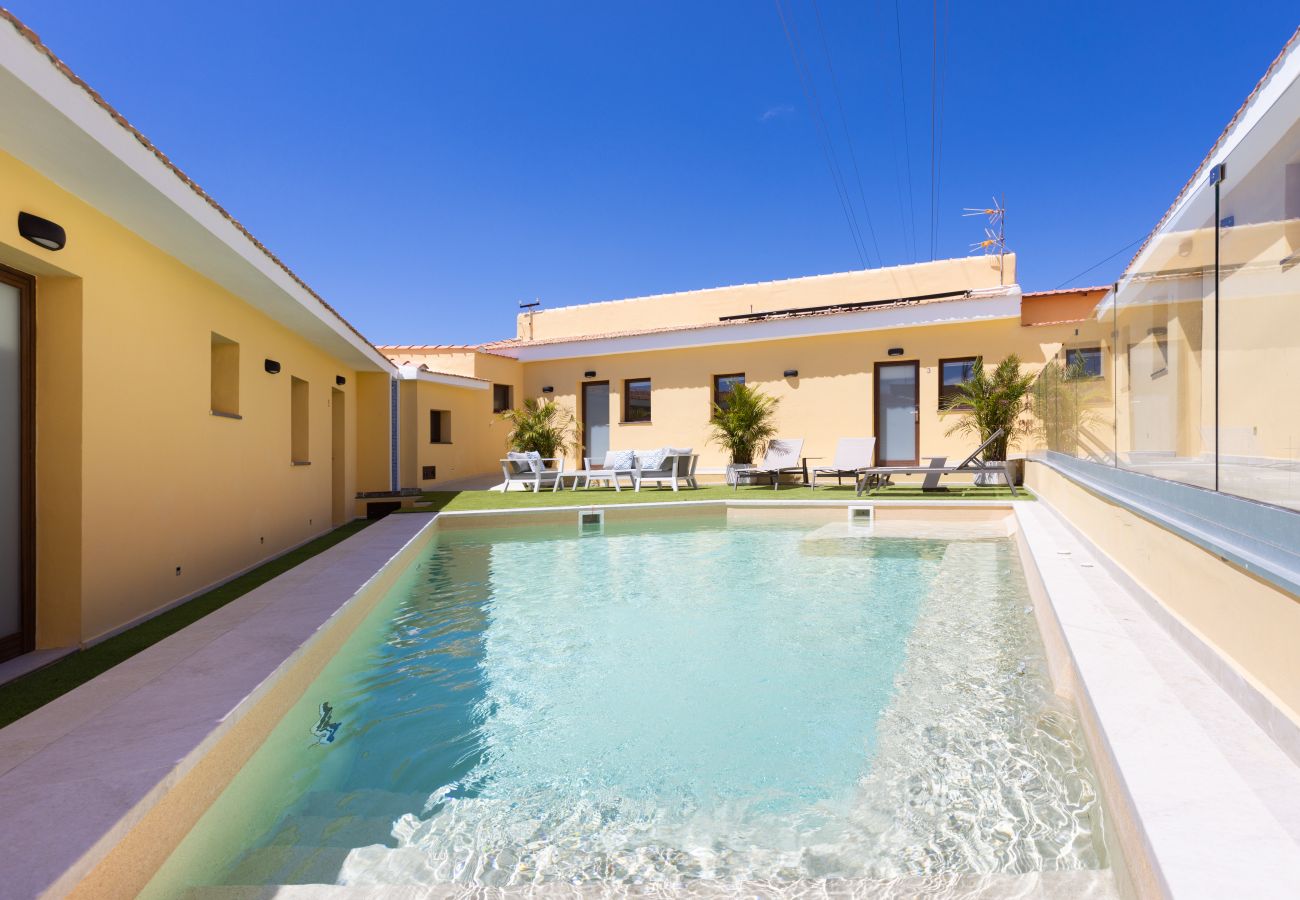 Villa a Adeje - Wonderful home with heated pool