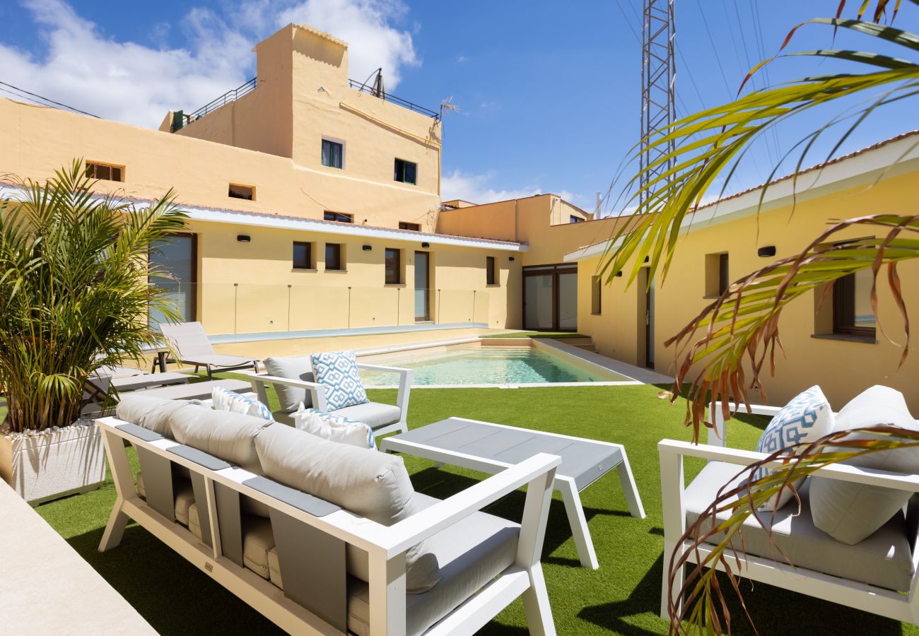 Villa a Adeje - Wonderful home with heated pool