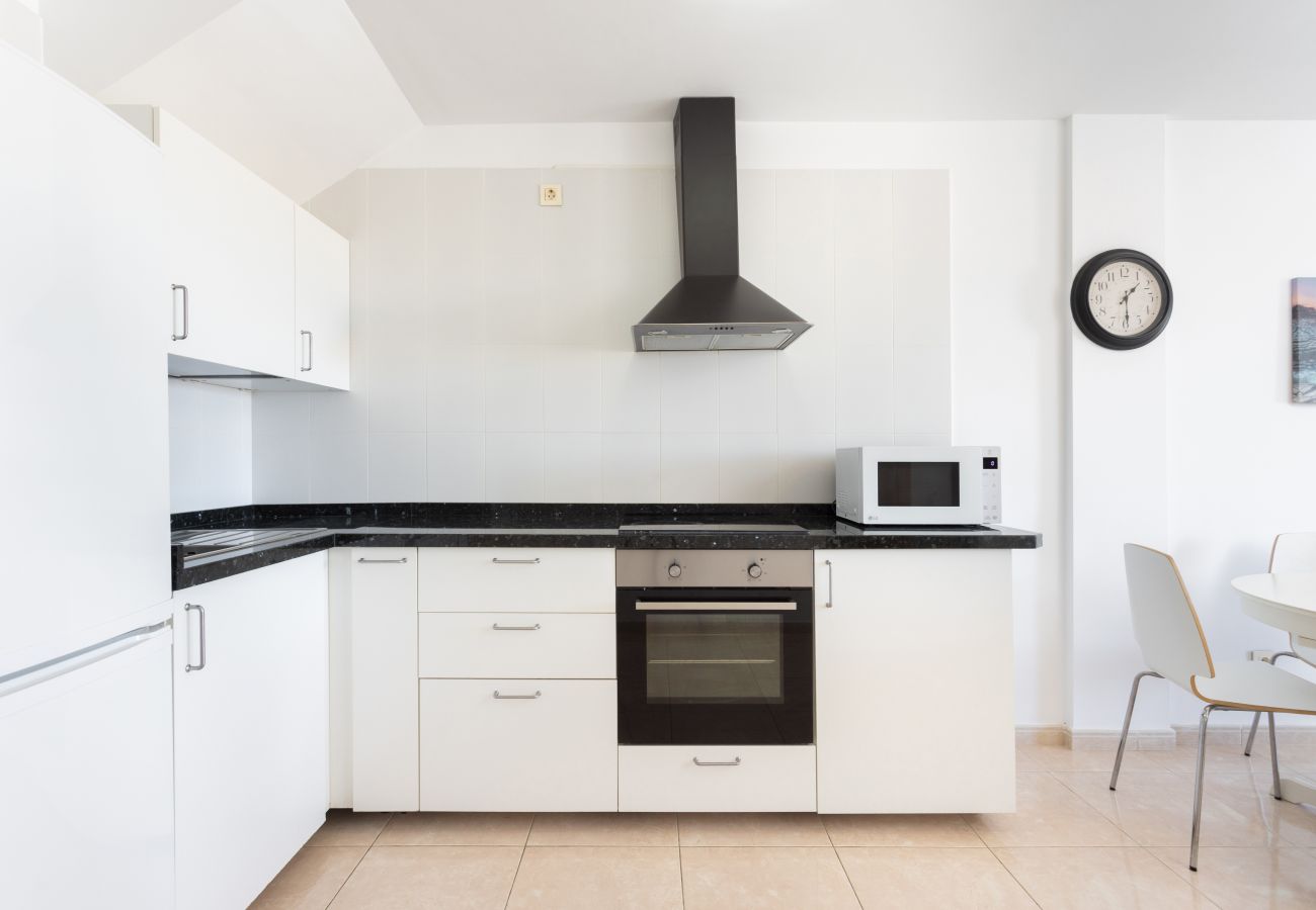 Appartamento a El Medano - Lovely seaview apartment. Swimming pool & parking.