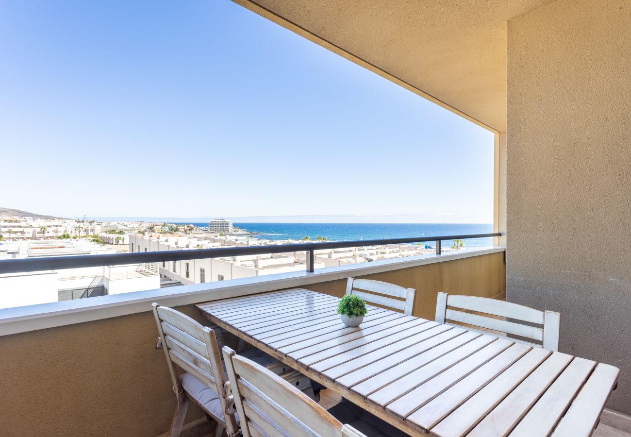 Appartamento a El Medano - Lovely seaview apartment. Swimming pool & parking.