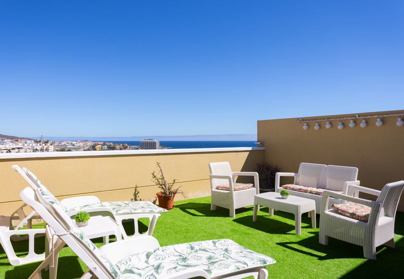 Appartamento a El Medano - Lovely seaview apartment. Swimming pool & parking.